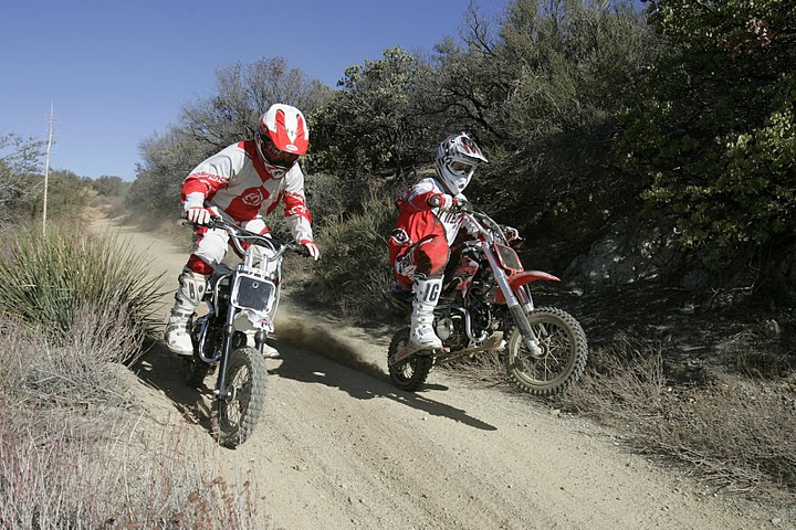 Гонка на питбайках